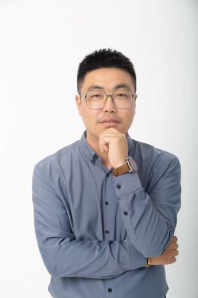 郑旭.jpg