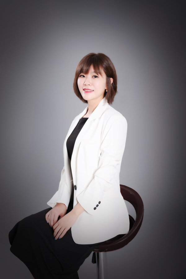 顾莉佳.jpg